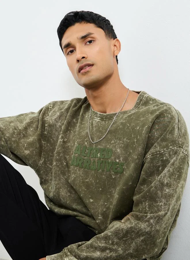 ستايلي سويت شيرت بطبعة بارزة